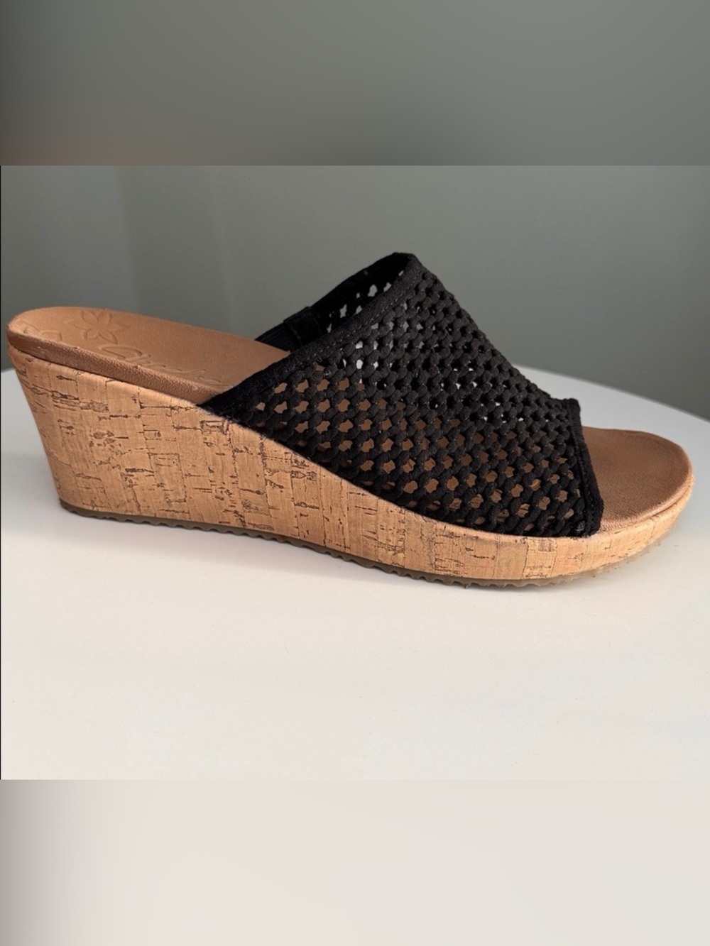 Sketchers Luxe Foam Open Knit Slides Cork Wedge Heel No size 8.5? Flaw